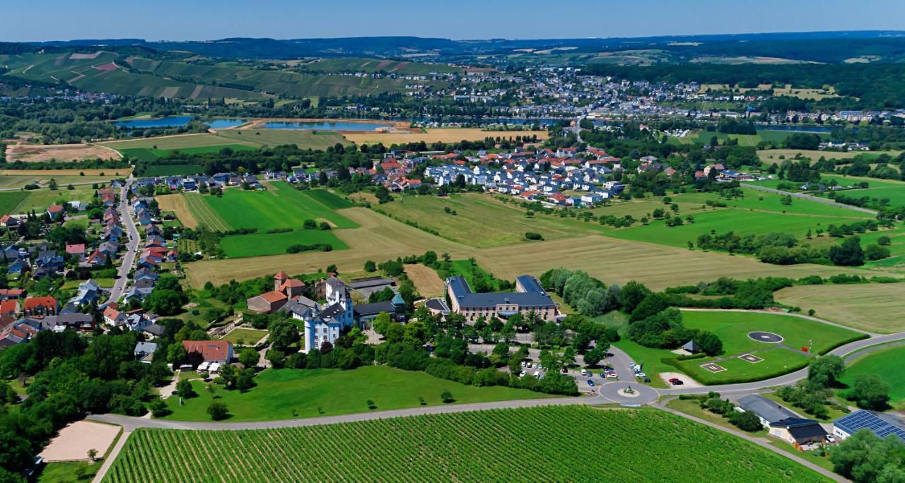 Victor'S Residenz-Hotel Schloss Berg Ненниг Экстерьер фото Aerial view