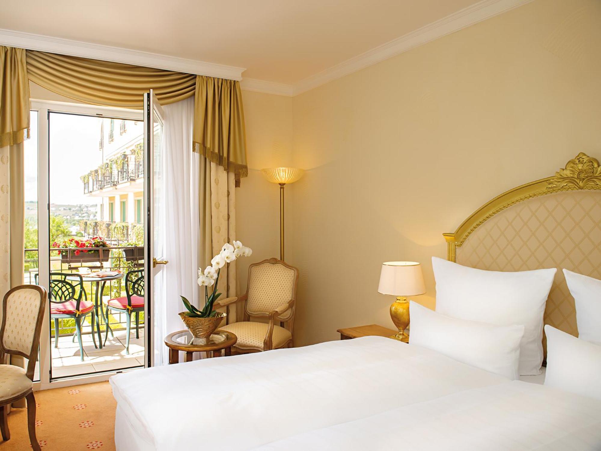 Victor'S Residenz-Hotel Schloss Berg Ненниг Экстерьер фото A room at the hotel