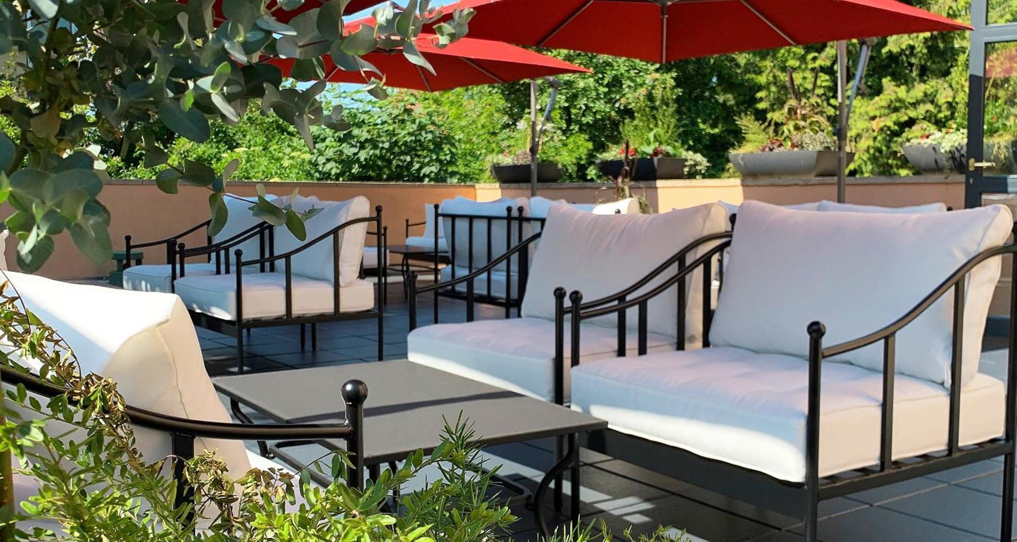 Victor'S Residenz-Hotel Schloss Berg Ненниг Экстерьер фото The patio at the Hotel Valley Ho