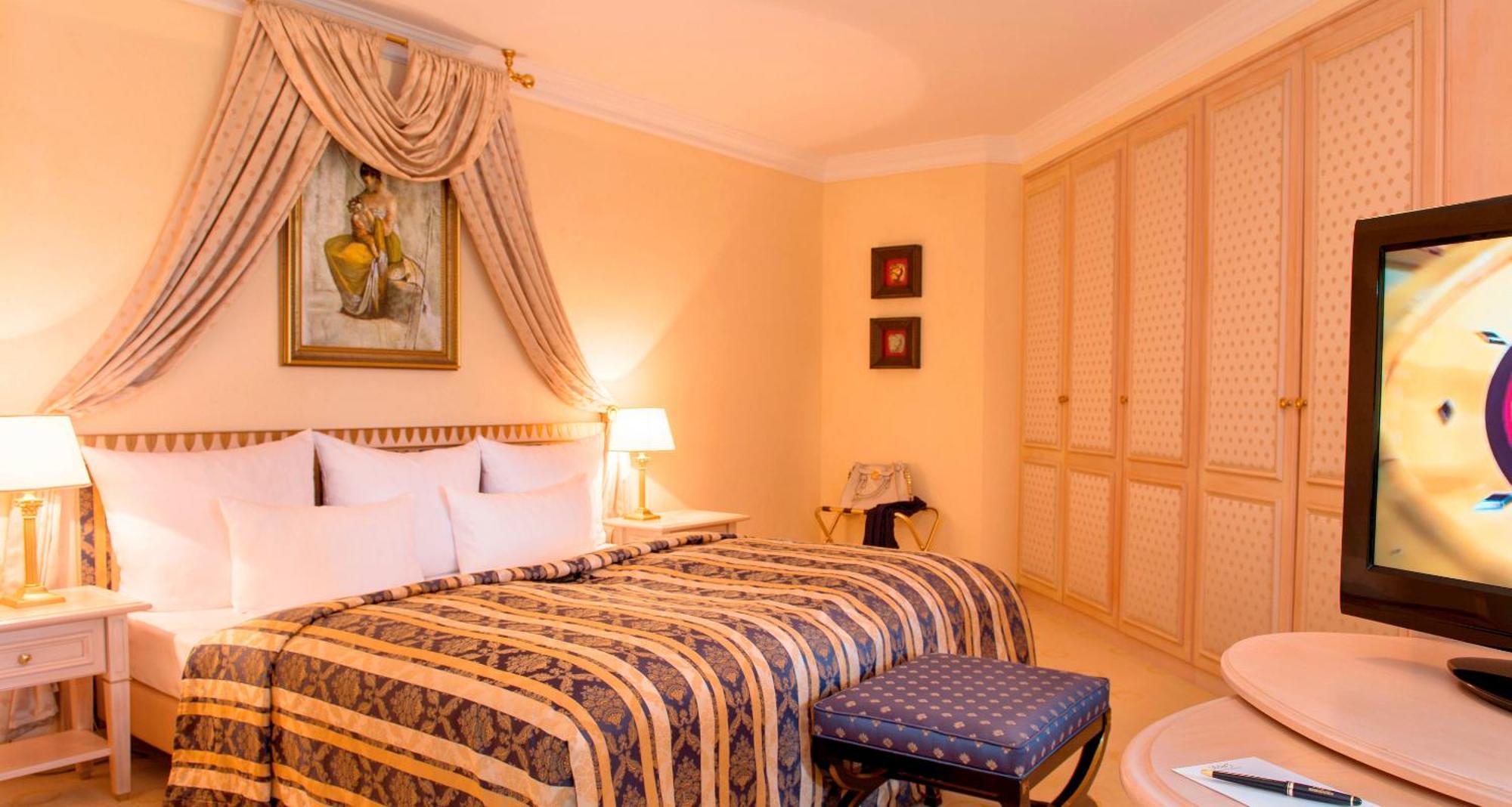 Victor'S Residenz-Hotel Schloss Berg Ненниг Экстерьер фото