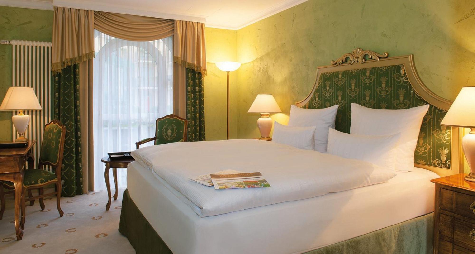Victor'S Residenz-Hotel Schloss Berg Ненниг Номер фото A room at the hotel