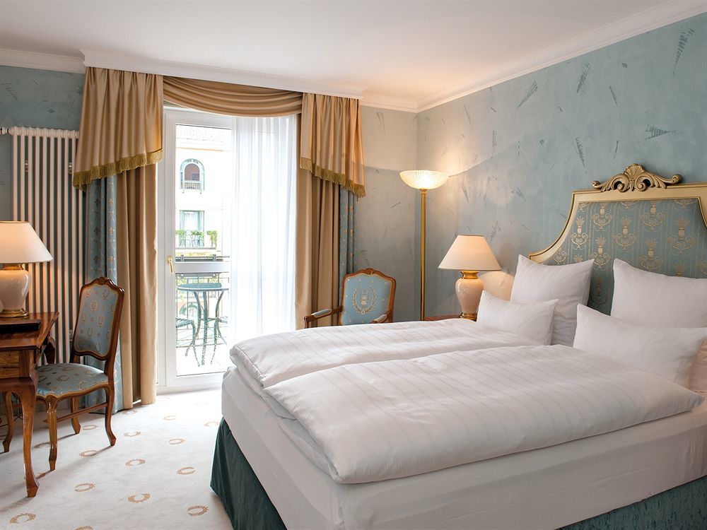 Victor'S Residenz-Hotel Schloss Berg Ненниг Экстерьер фото A room at the Hotel Axelmannstein