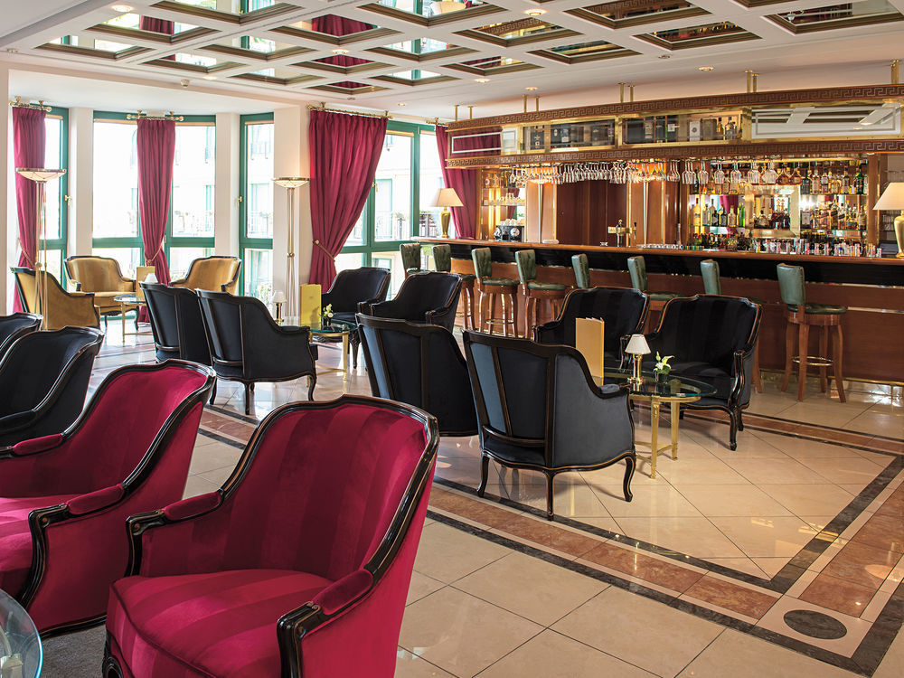 Victor'S Residenz-Hotel Schloss Berg Ненниг Экстерьер фото The bar