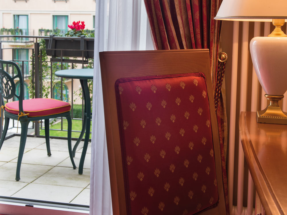 Victor'S Residenz-Hotel Schloss Berg Ненниг Экстерьер фото A room at the hotel